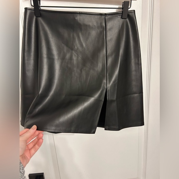 Breakaway Mini Skirt- 4. - Picture 5 of 8